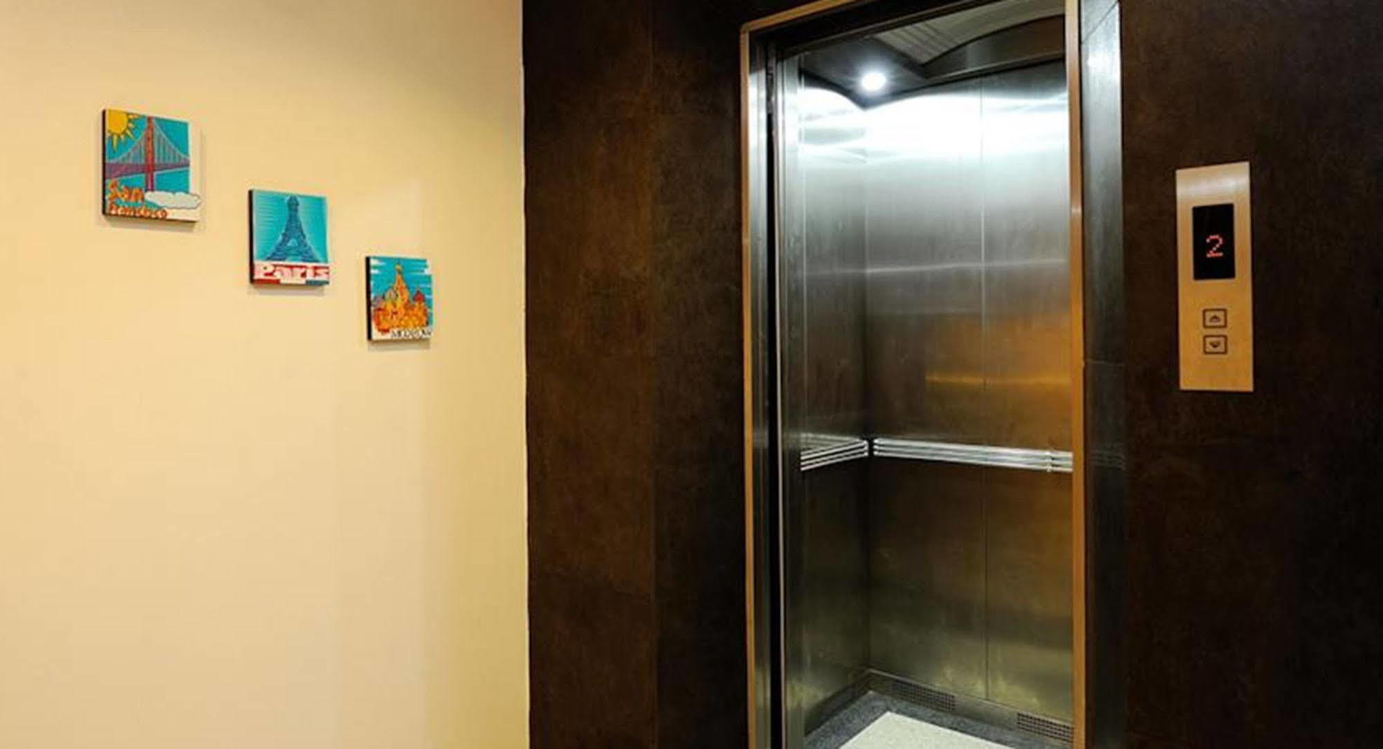 Pimrada Hotel Patong Eksteriør billede